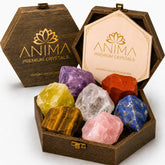 Anima caja de madera abierta con cristales, protección y presentación elegante