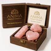 Anima caja de madera con set de cuarzo rosa mostrando elegancia y protección del regalo