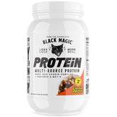 Black Magic envase frontal mostrando etiqueta y sabor Chocolate PB Puffs, atractivo visual