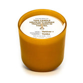 Calyan Wax Co. vaso dorado frontal muestra diseño elegante y lujo