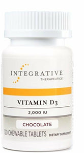 Integrative Therapeutics frasco delante mostrando etiqueta y beneficio de suplementar vitamina D
