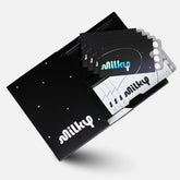 Milky vista frontal de la caja Cosmic Black, discreción y estilo