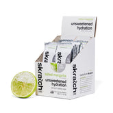 Skratch Labs sobre frontal del paquete que muestra sabor Salted Margarita y beneficios de electrolitos