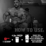 5% Nutrition batido en uso dentro del gimnasio como opción rápida de proteína post entrenamiento
