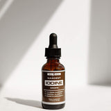 6 persona usando Nascent Iodine sublingual para absorción eficiente