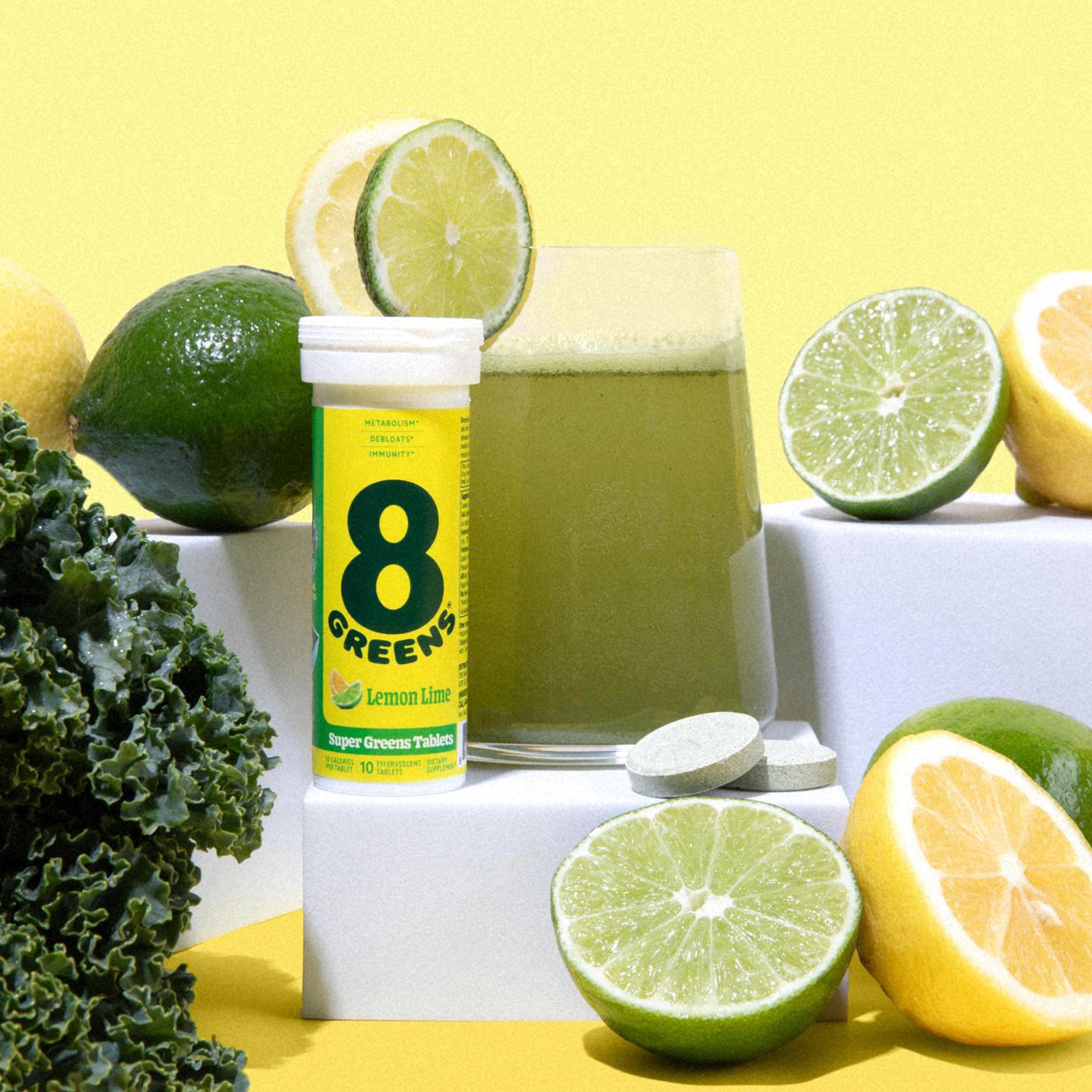 8Greens tomándola en oficina, solución práctica para jornadas ocupadas
