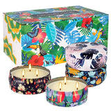 Aamdkcyu cuatro velas en mesa exterior creando ambiente