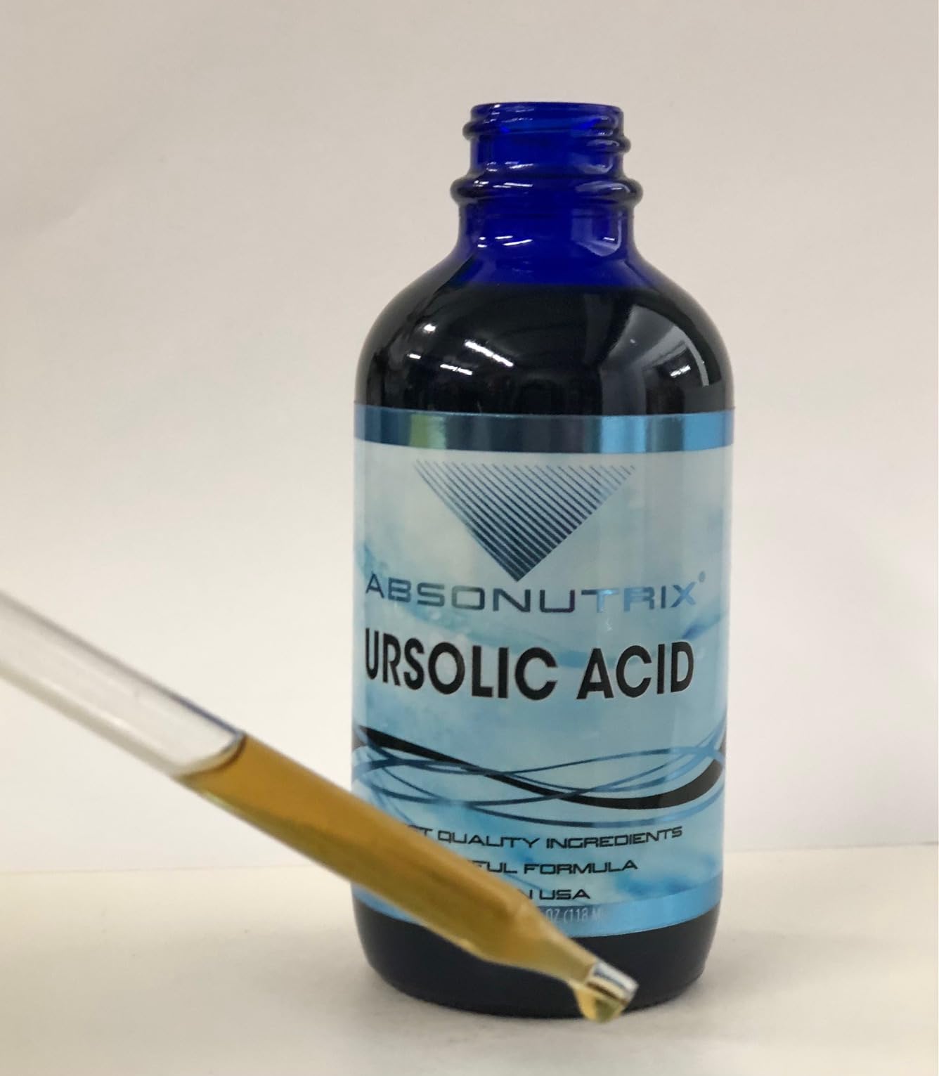 Absonutrix botella en cocina moderna mostrando uso cotidiano práctico
