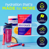 Vaso con AdvoCare Rehydrate preparado y hielo, hidratación refrescante tras ejercicio