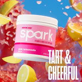 AdvoCare persona en gimnasio bebiendo Spark antes de entrenar