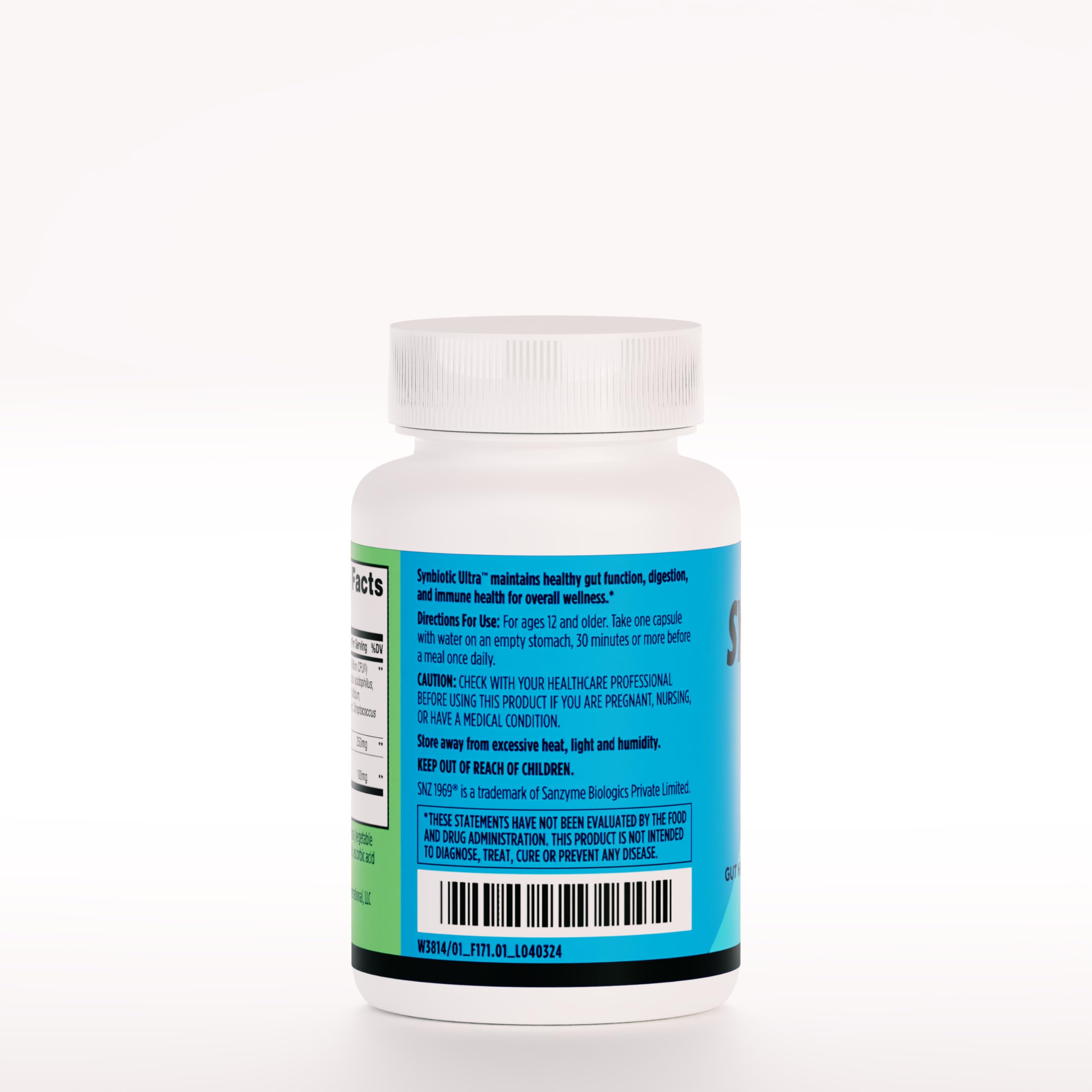 Persona tomando AdvoCare Synbiotic Ultra con agua, apoyo a rutina diaria