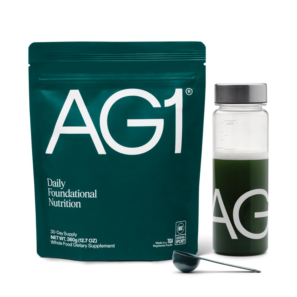 AG1 envase frontal con shaker mostrando conveniencia diaria
