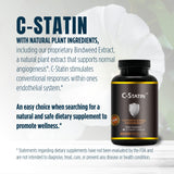 Aidan Products C-Statin persona sosteniendo cápsula mostrando tamaño real y conveniencia