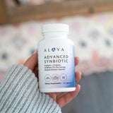 Alaya Naturals cápsulas junto a alimentos representando integración diaria