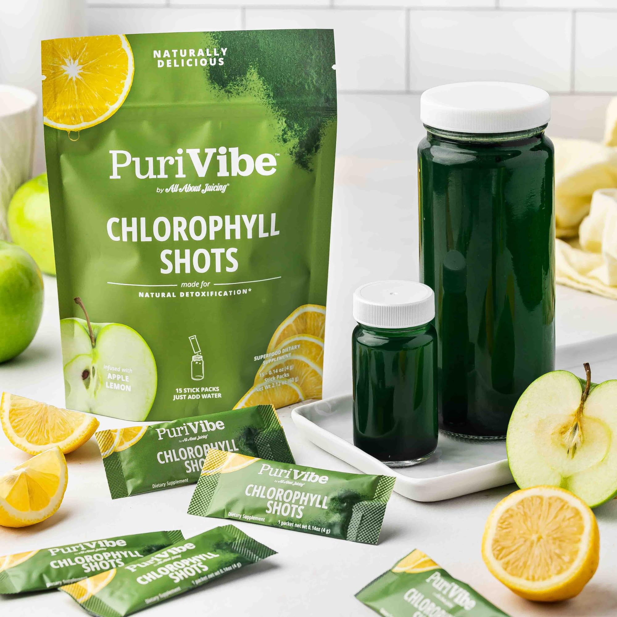 All About Juicing batido verde servido para complementar desayunos