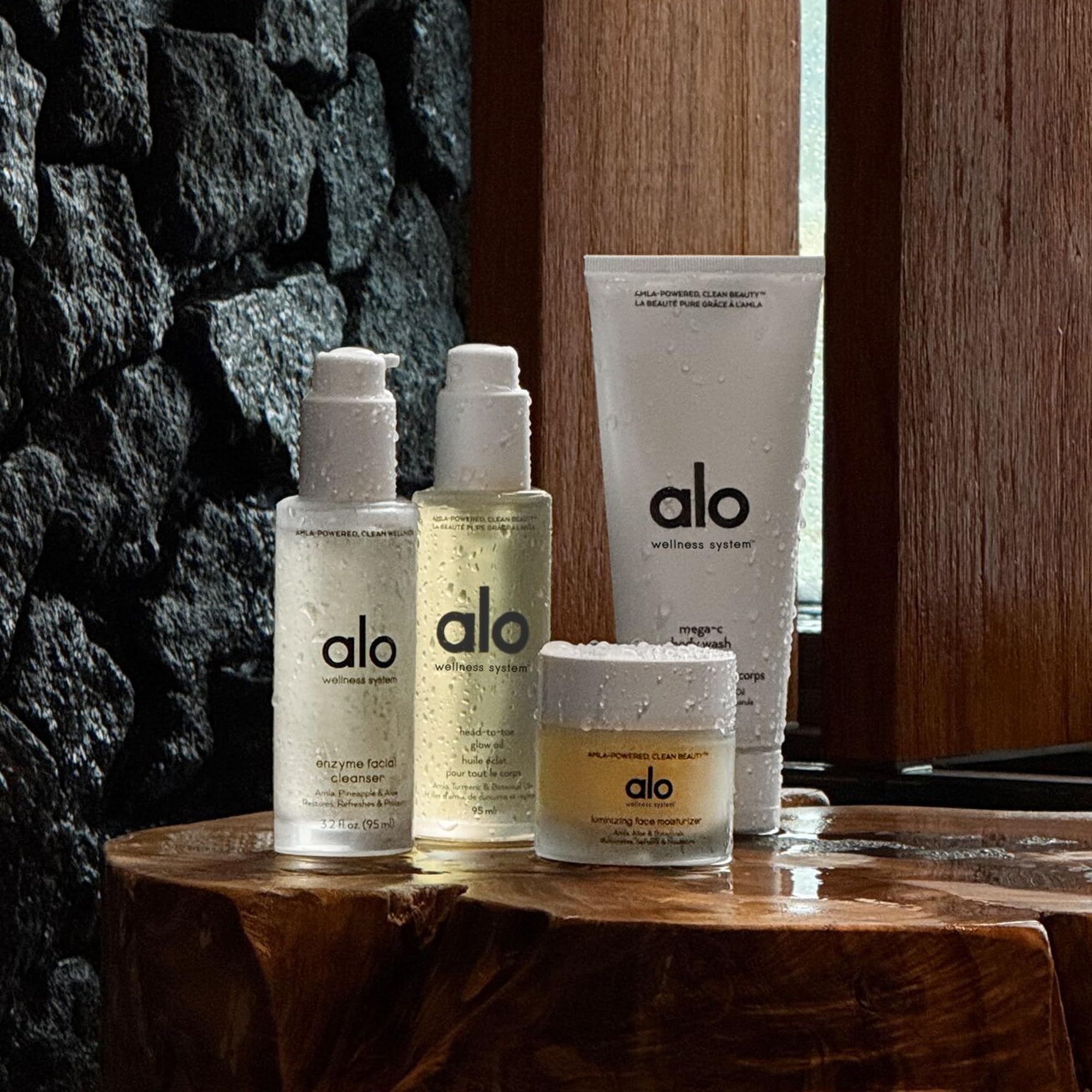 Alo gel corporal en uso durante la ducha para una sensación relajante