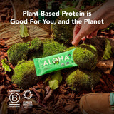 ALOHA varias barritas en un cuenco junto a coco y almendras demostrando sabor natural