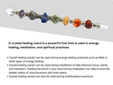 Amazing Gemstone varita en altar ambientado para prácticas y rituales