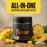 Ambrosia en mesa de desayuno junto a frutas para una rutina de bienestar diaria