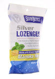 American Biotech Labs escena lifestyle con pastillas en bolso y uso diario