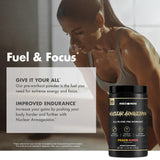 Persona en gimnasio con Anabolic Warfare, enfocado y listo para entrenar
