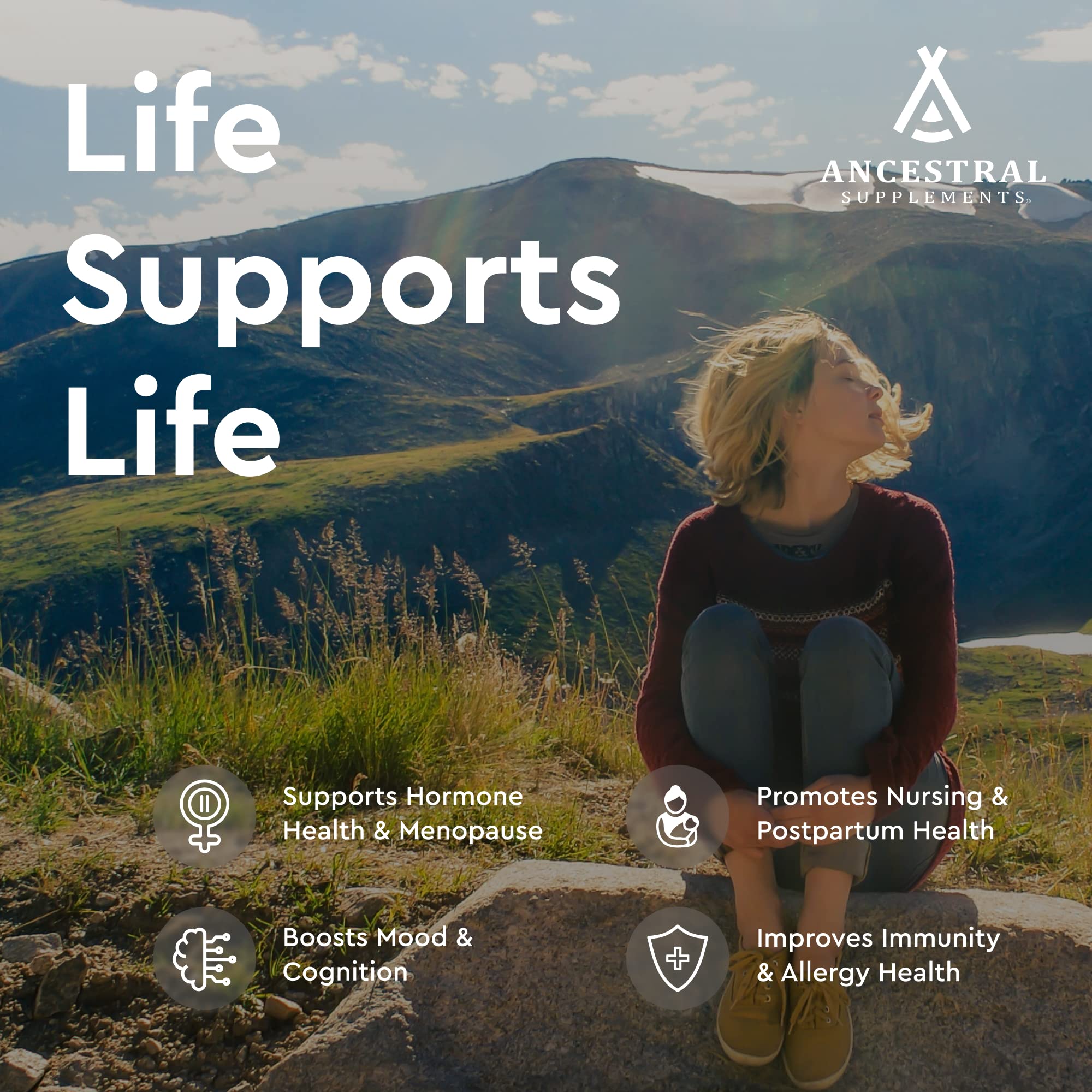 Ancestral Supplements cápsulas en mano para visualización de dosis práctica