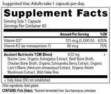 Ancient Nutrition cápsula en mano para facilidad de dosificación diaria