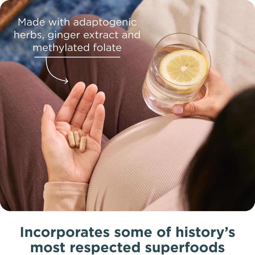 Ancient Nutrition comparación de tamaño de la cápsula en la mano para dosificación