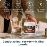 Ancient Nutrition cuchara vertiendo polvo en vaso para mezcla rápida y cómoda