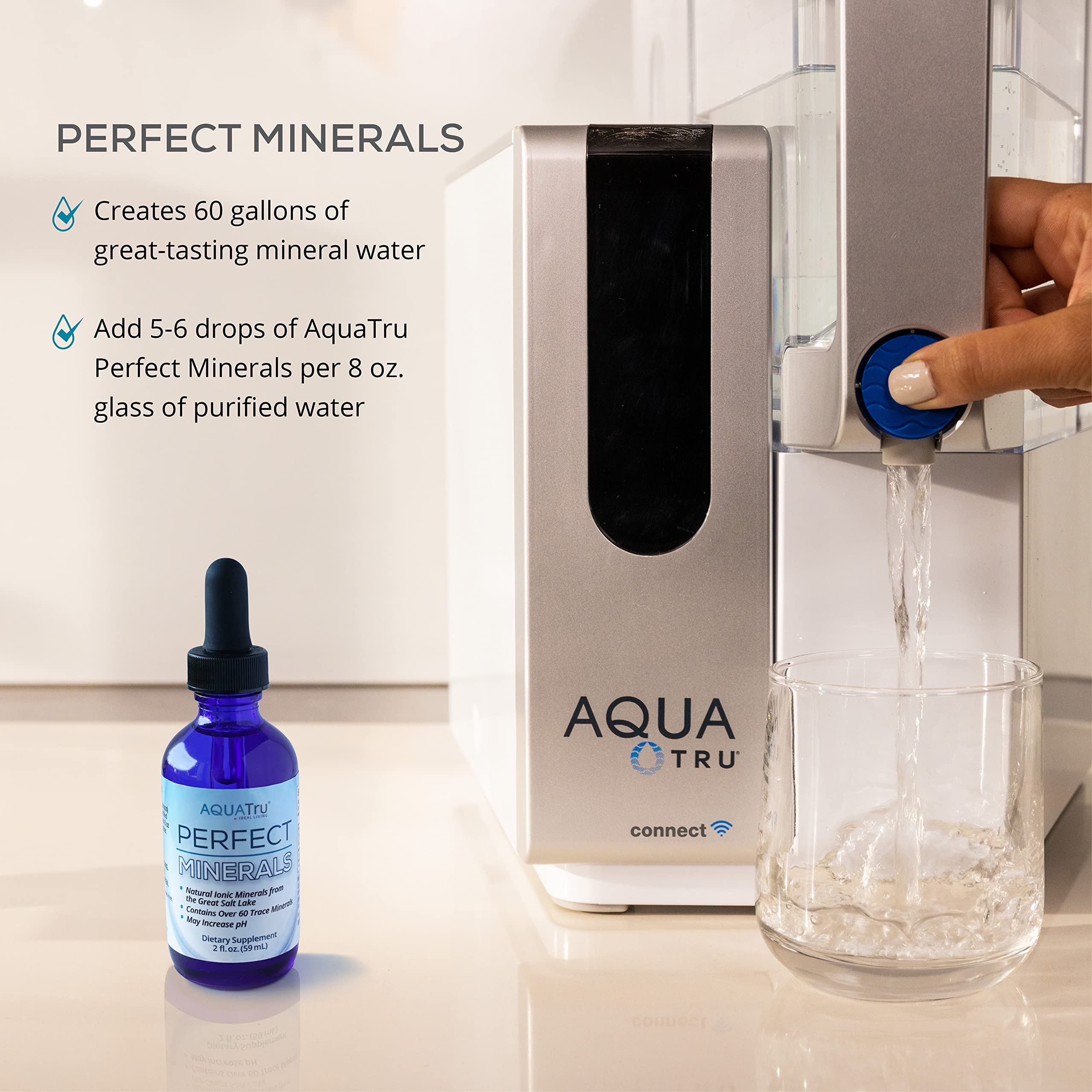 AQUA TRU producto en cocina junto a filtro mostrando integración con sistemas de agua domésticos