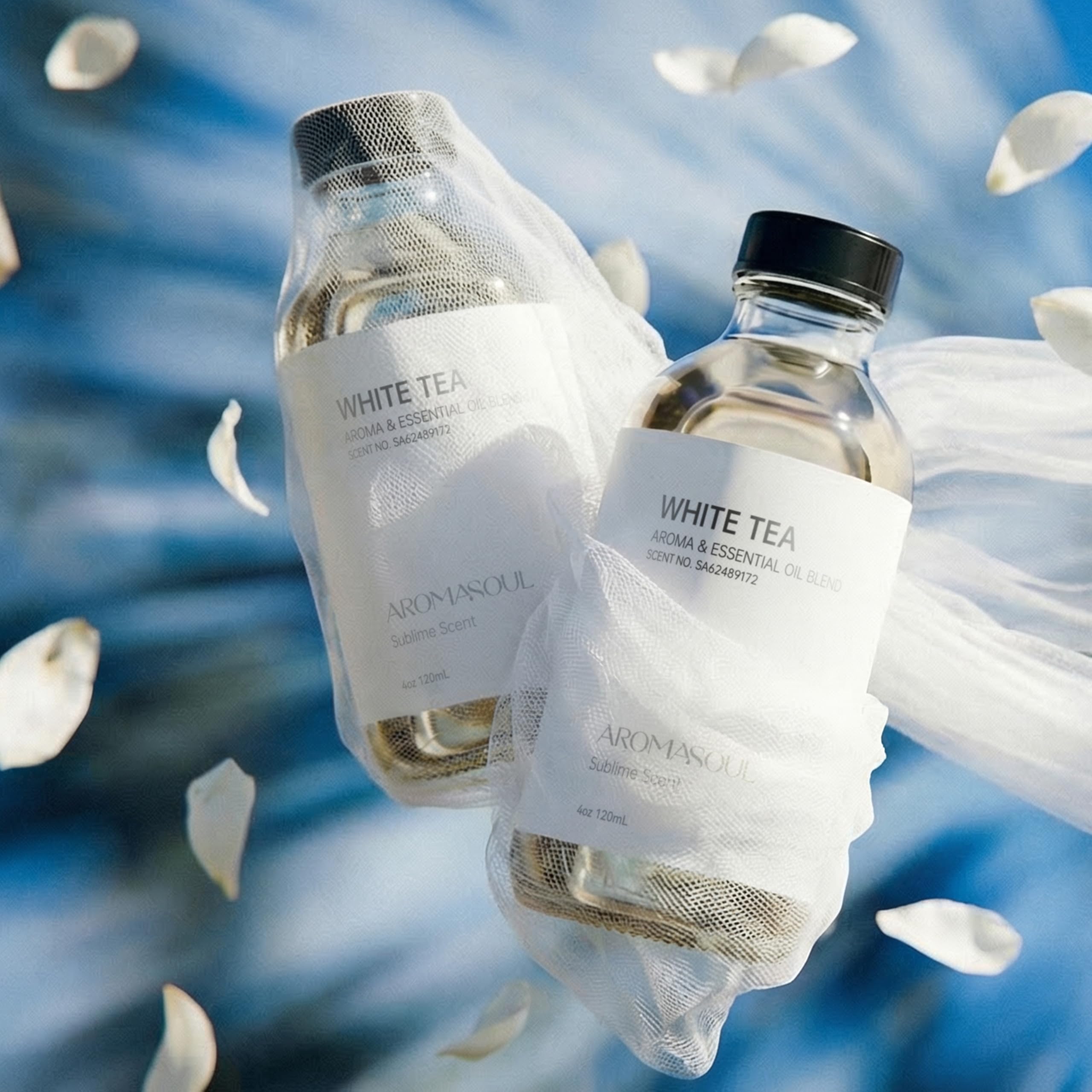 AROMASOUL botella 120 ml comparada con una mano para escala, beneficio tamaño práctico