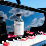AROMASOUL aceite vertido en difusor ultrasónico demostrando uso seguro