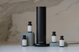 AromaTech AroMini comparación con mano, tamaño compacto y portátil