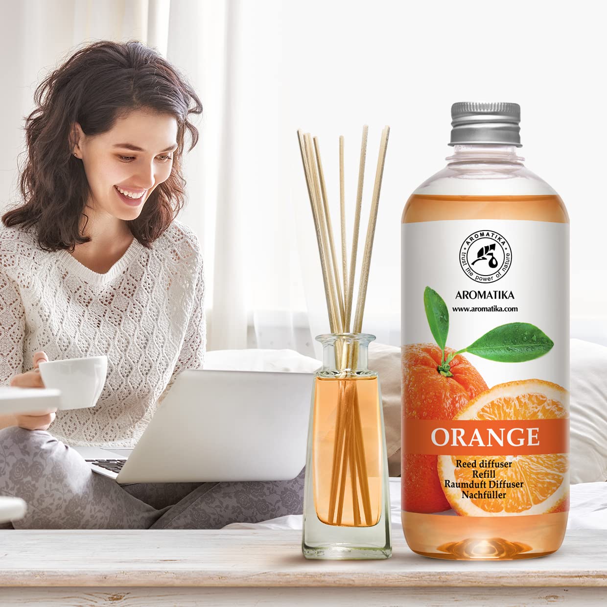 AROMATIKA recarga perfumando una cocina limpia y acogedora