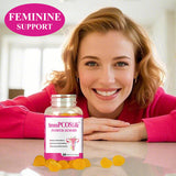 Aromlife gomitas en mano para comparar tamaño y mostrar porción conveniente