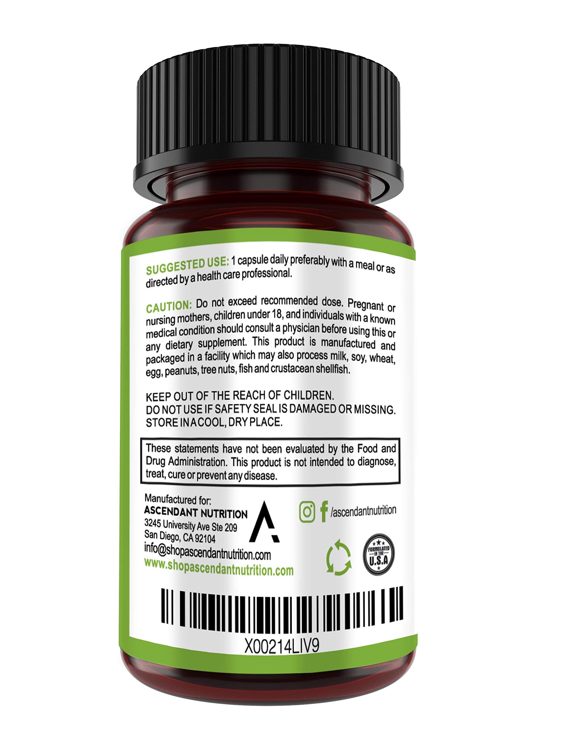 Ascendant Nutrition cápsula en mano demostrando tamaño práctico y facilidad de uso