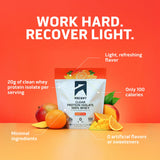 Ascent primer plano del polvo Clear Whey que evidencia textura fina y mezcla fácil