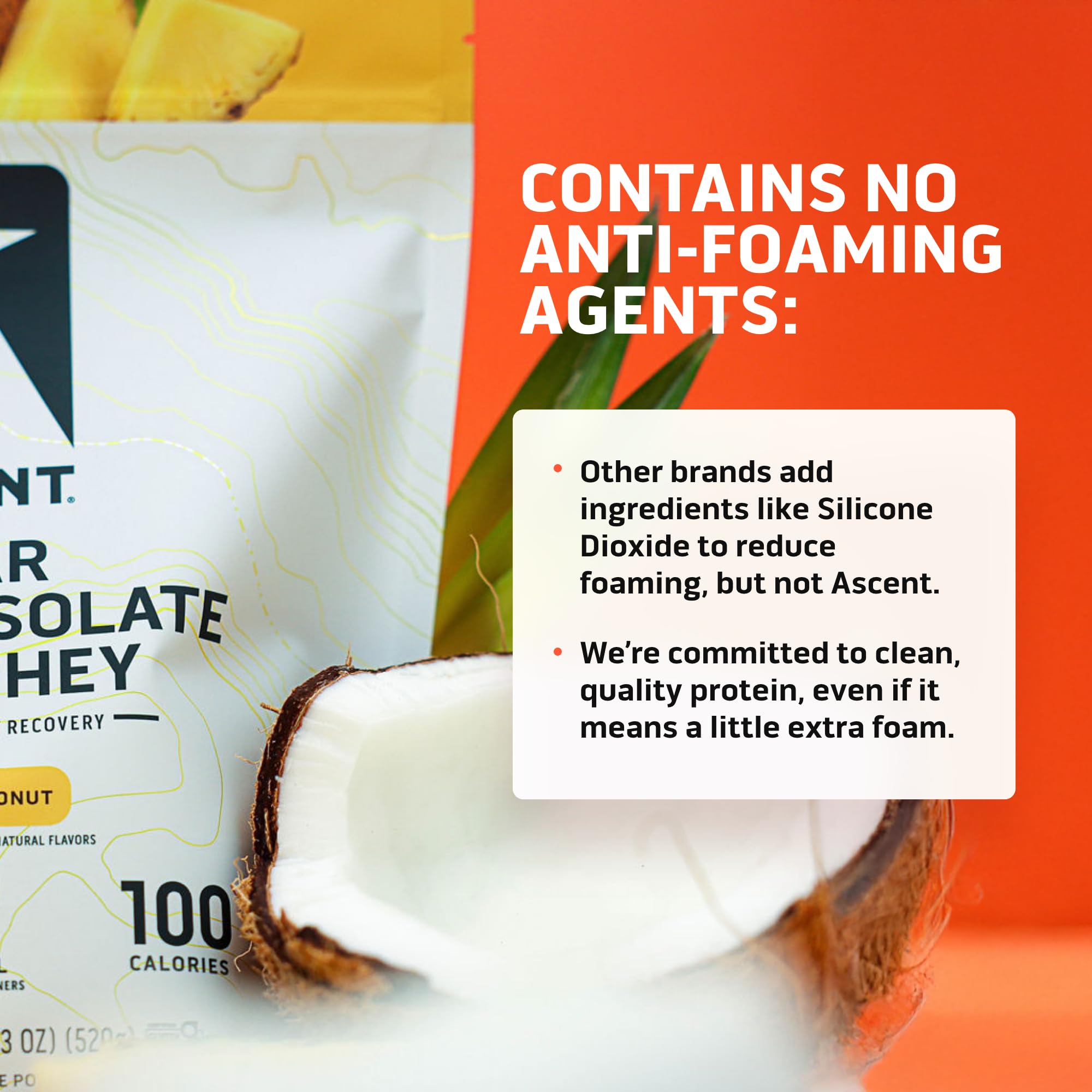 Ascent scoop medido sobre polvo indicando 20 g proteína por servicio