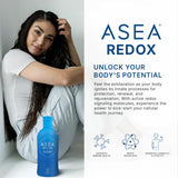 ASEA botella en mano para comparar tamaño y visualizar toma cómoda diaria
