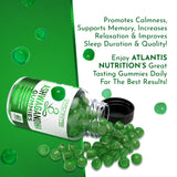 Atlantis Nutrition gomitas en mano para comparar tamaño y porción