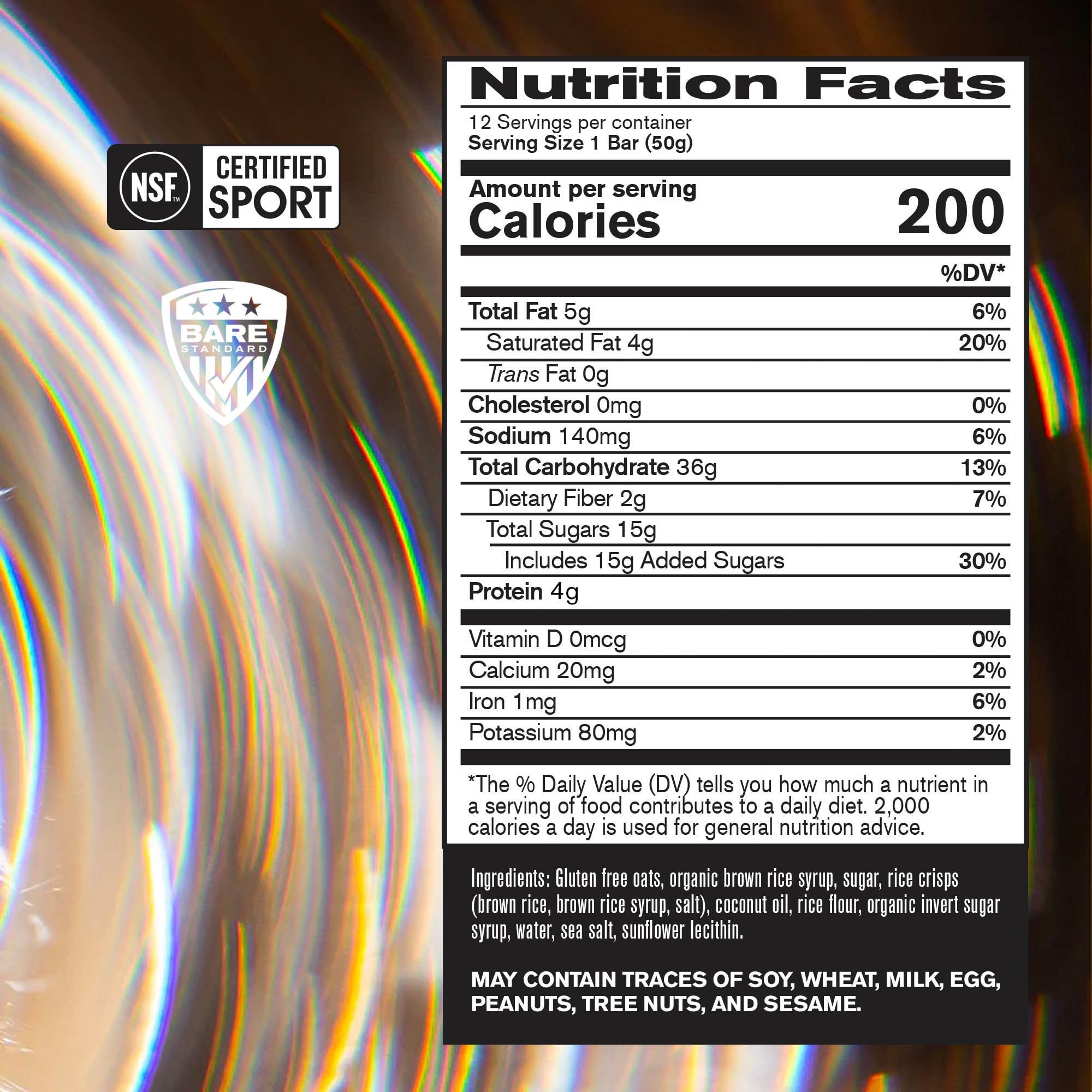 BARE PERFORMANCE NUTRITION Go Bar en mano durante entrenamiento, consumo práctico y rápido
