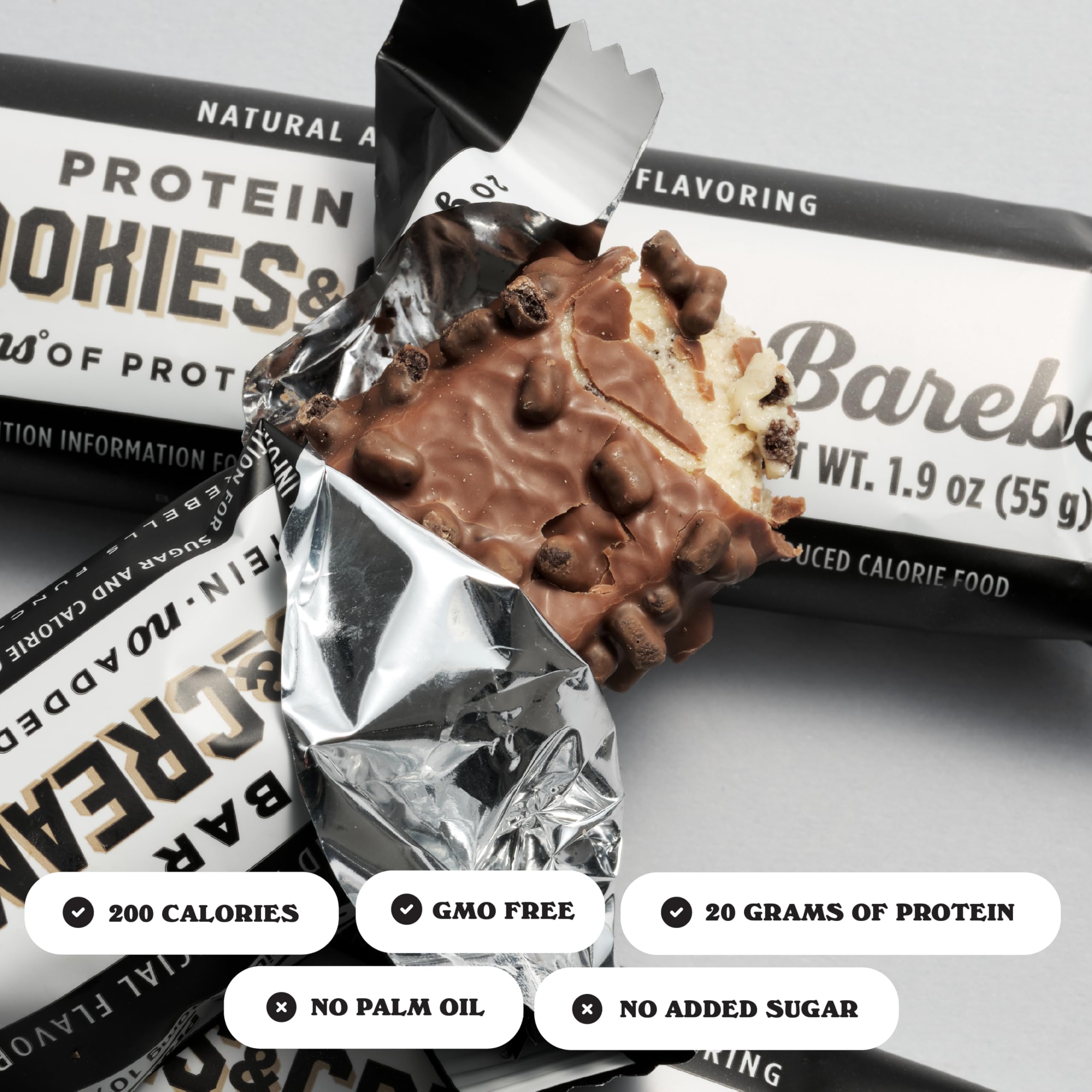 Barebells detalle de galleta Cookies & Cream con trozos crujientes sabrosos
