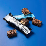 Barebells primer plano textura Creamy Crisp con crujiente y sabor cremoso