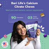 Bari Life BariBurst masticable en mano para mostrar tamaño y dosificación conveniente