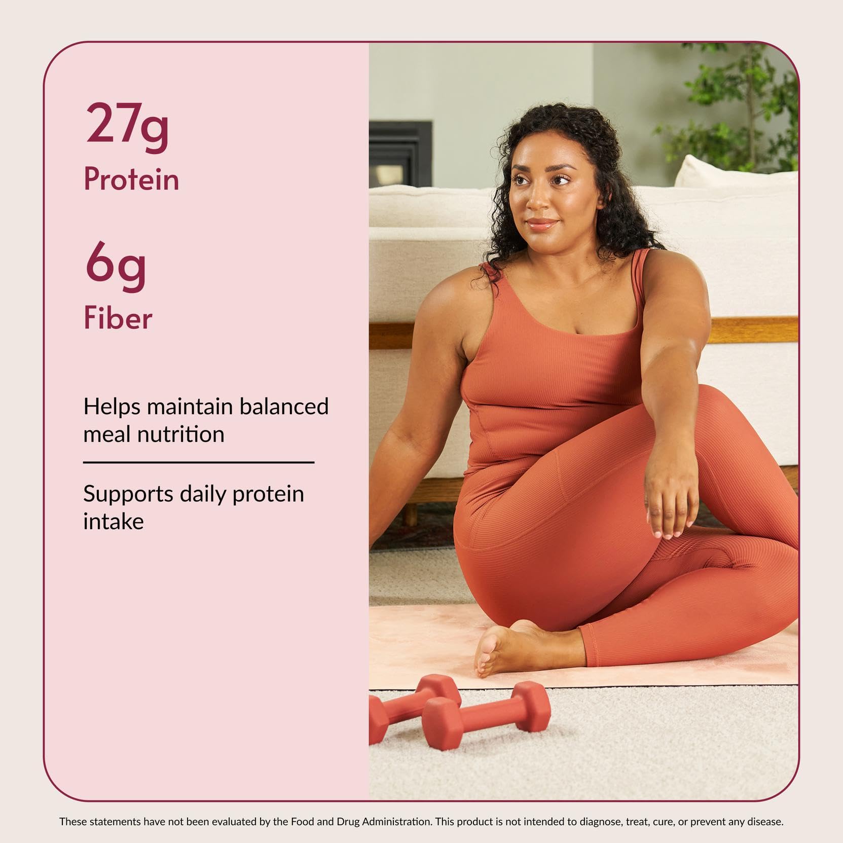 Bariatric Advantage comparación de tamaño del envase junto a una mano, cantidad práctica para el mes