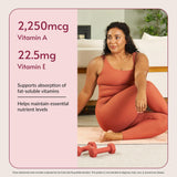 Bariatric Advantage persona tomando cápsula, beneficio de adherencia diaria