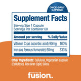 Bariatric Fusion cápsula en mano para comparar tamaño y mostrar facilidad de ingestión