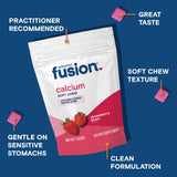 Bariatric Fusion masticable en mano para comparar tamaño y dosis visualmente
