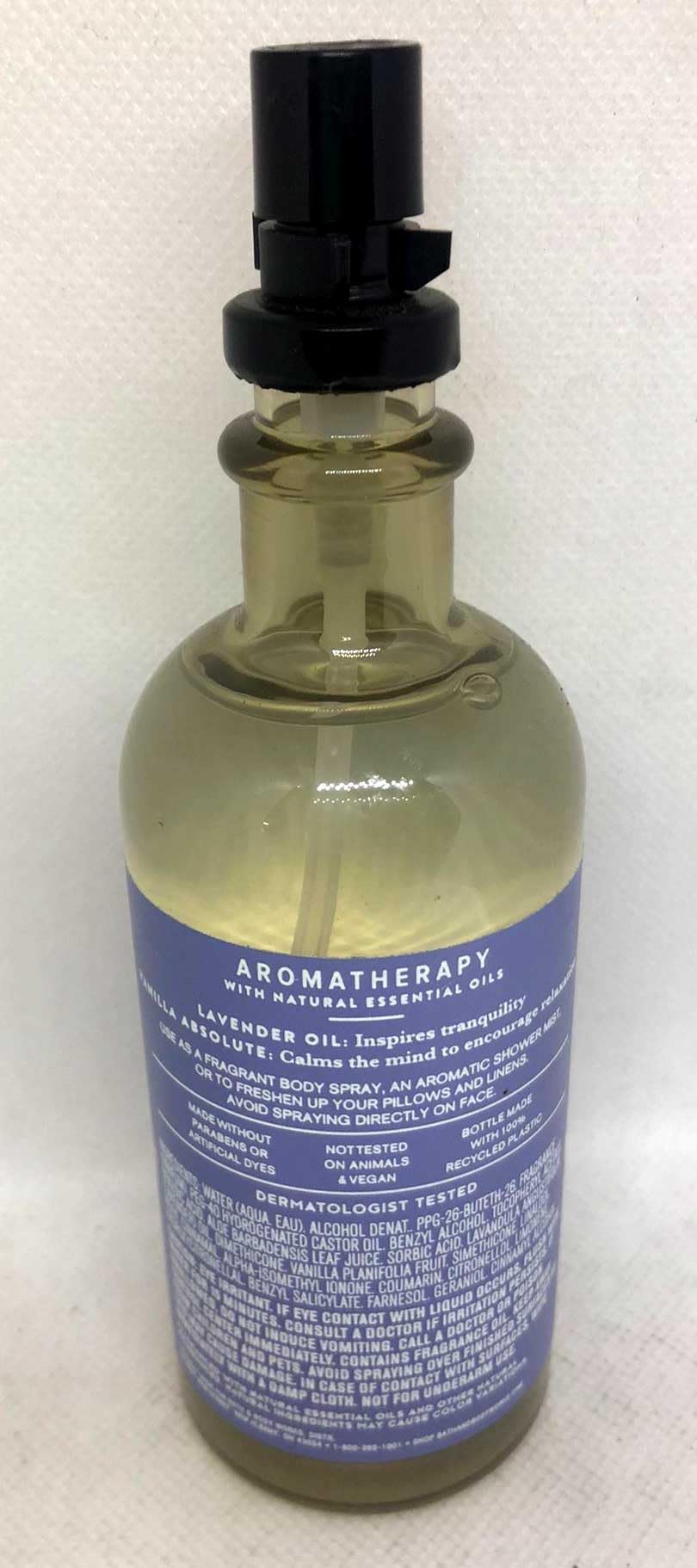 Bath & Body Works primer plano del atomizador del Pillow Mist resaltando aplicación uniforme y controlada