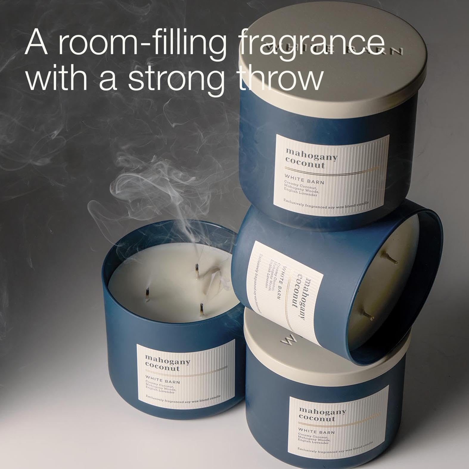 Bath & Body Works vela en sala ambientada creando ambiente acogedor